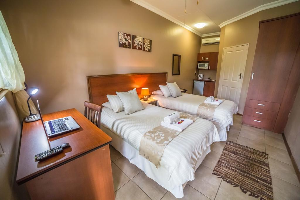 Beryl1 Guest House Klerksdorp Luaran gambar